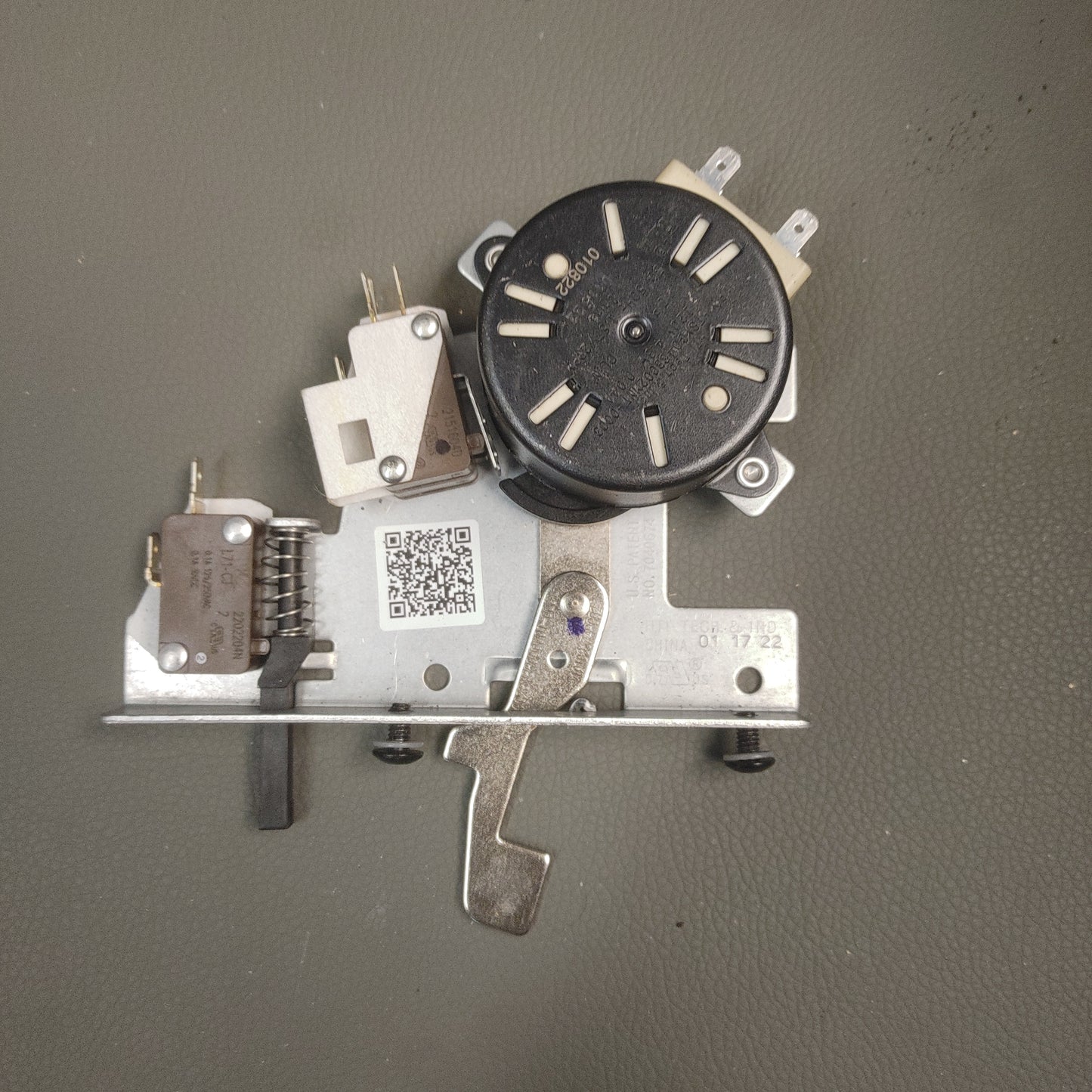 Used GE Range Door Lock from model JS645SL7
