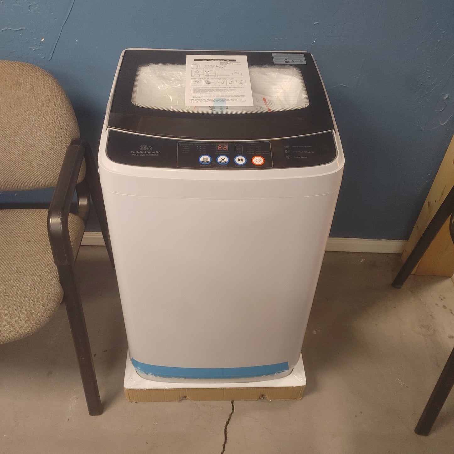 New Haier 2.4 Cubic Ft Top Load Washer. Apt size. Fully automatic