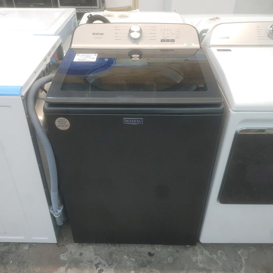 Used Maytag 4.7 cubic foot top load pet Pro washing machine with agitator. Volcano black
