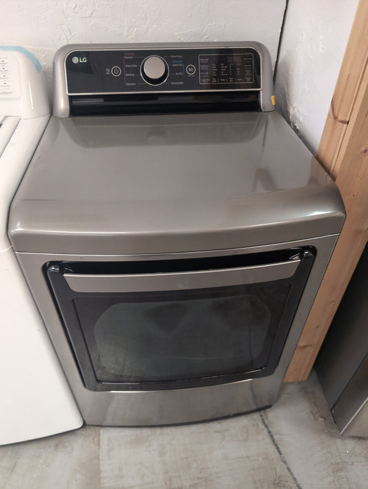 New Scratch & Dent LG DLE7400VE 7.8 cubic ft Electric Dryer