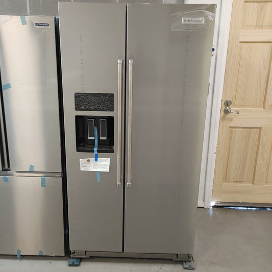 New Kitchen Aid 36 in Stainless Side By Side Refrigerator With Ice And Water in the Door